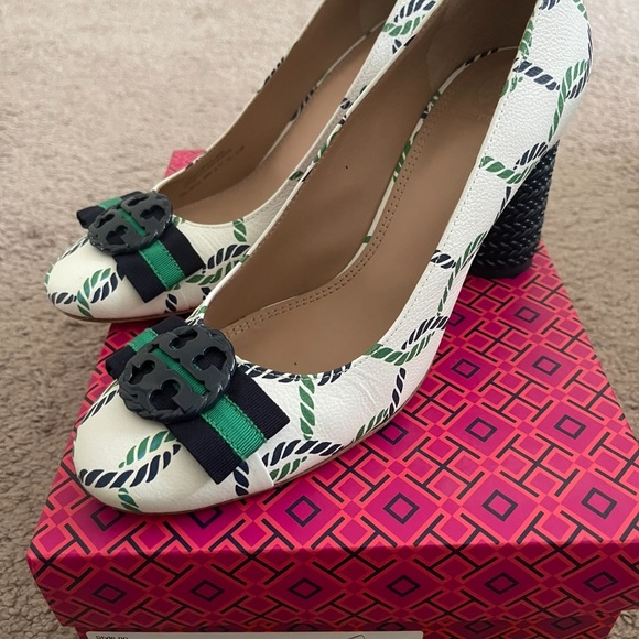 Shoes - Picture 2 of 2